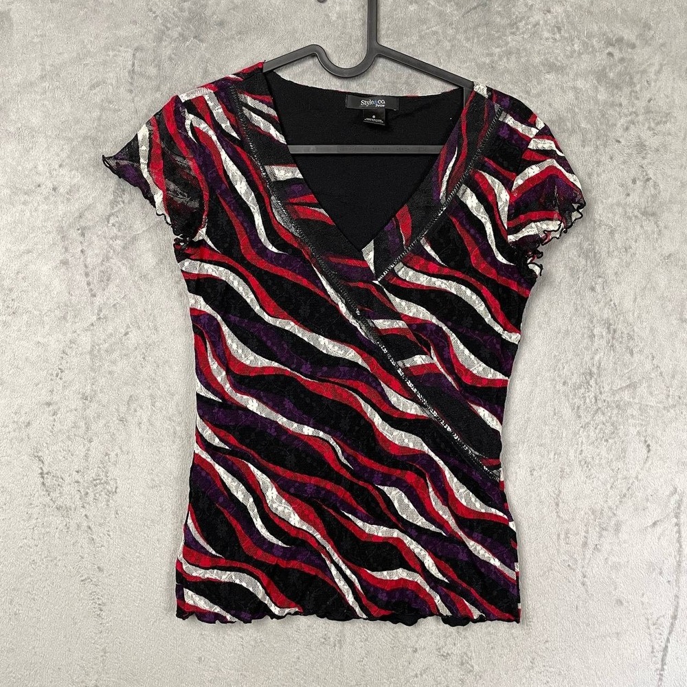 Geometric Lace V-Neck Top Y2K Petite Small Red Black Purple Short Sleeve